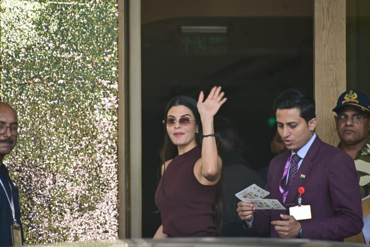 <p>Jacqueliene Fernanadez was spotted at the private airport in Mumbai on Friday as she headed to Udaipur for billionaire Mantena Rama Raju`s daughter`s wedding</p>